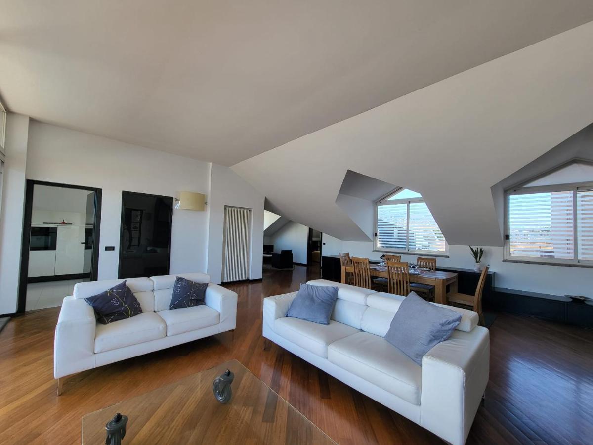 Ferienwohnung Attico Dei Castelli Verbania Exterior foto