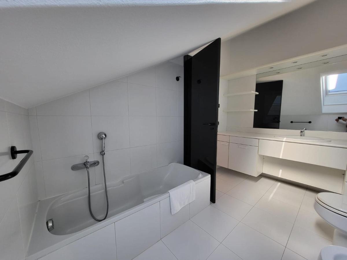 Ferienwohnung Attico Dei Castelli Verbania Exterior foto