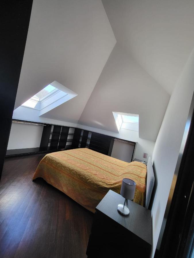 Ferienwohnung Attico Dei Castelli Verbania Exterior foto
